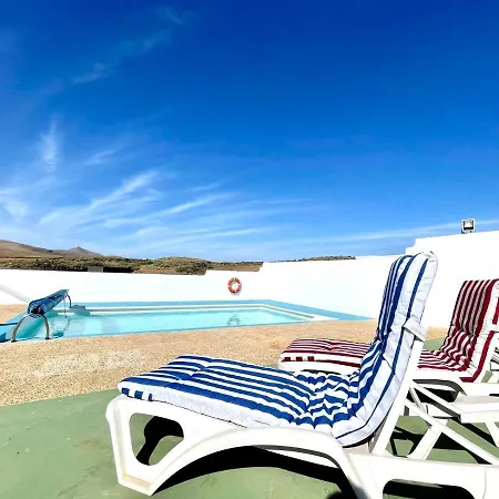 Casa Rural Con Piscina Y Estupenda Vista A Volcan, Lanzarote *