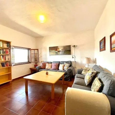 Casa Rural Con Piscina Y Estupenda Vista A Volcan, Lanzarote