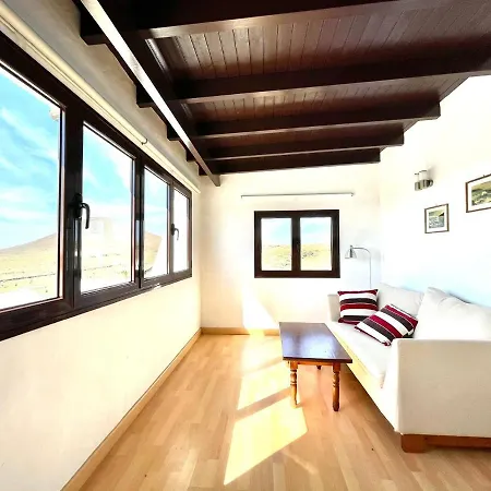 Casa Rural Con Piscina Y Estupenda Vista A Volcan, Lanzarote * Tahiche