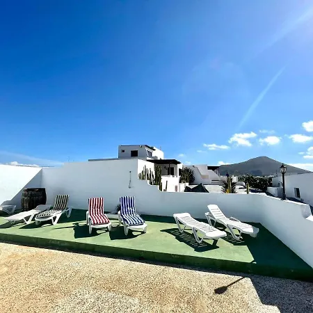 Casa Rural Con Piscina Y Estupenda Vista A Volcan, Lanzarote *