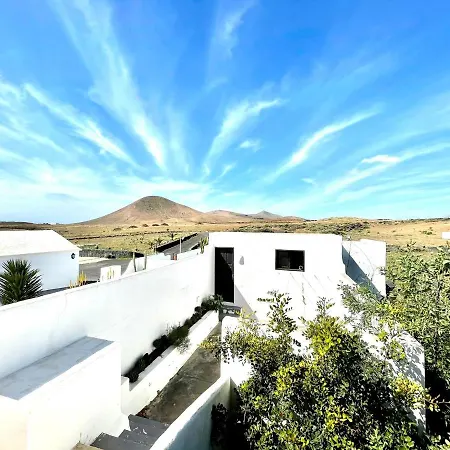 Casa Rural Con Piscina Y Estupenda Vista A Volcan, Lanzarote 컨트리하우스