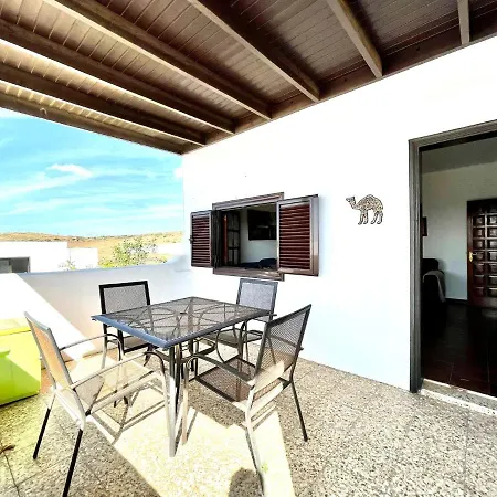 Casa Rural Con Piscina Y Estupenda Vista A Volcan, Lanzarote 컨트리하우스