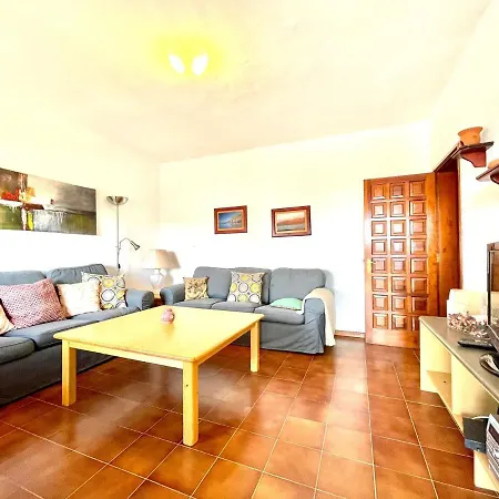 Casa Rural Con Piscina Y Estupenda Vista A Volcan, Lanzarote *