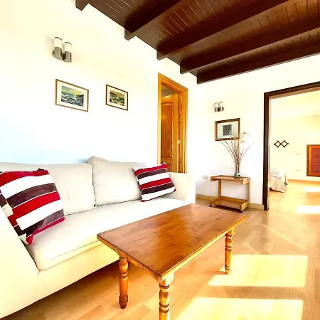 Casa Rural Con Piscina Y Estupenda Vista A Volcan, Lanzarote * Tahiche